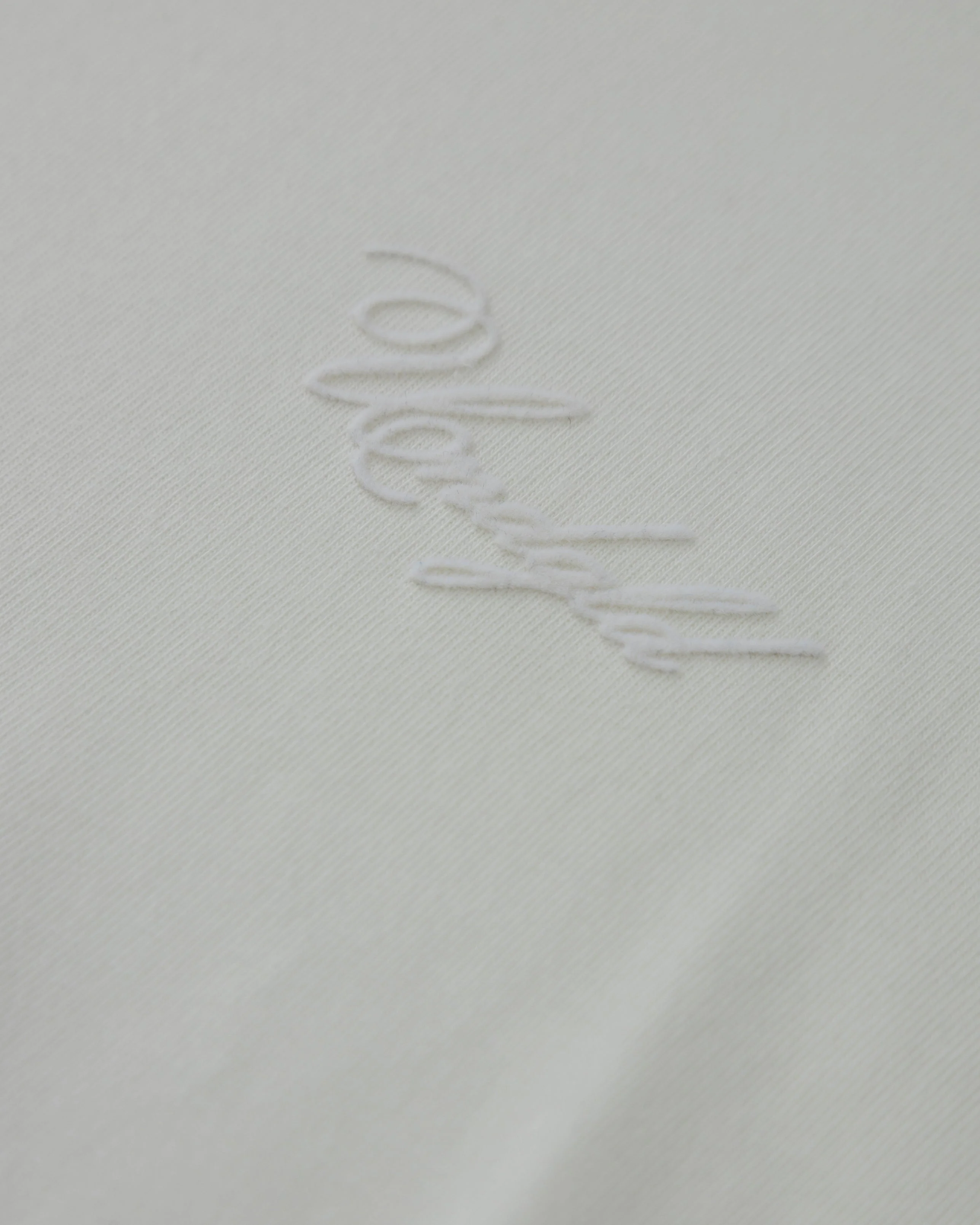 Basics Peached Undgld Tshirt White - Image 4