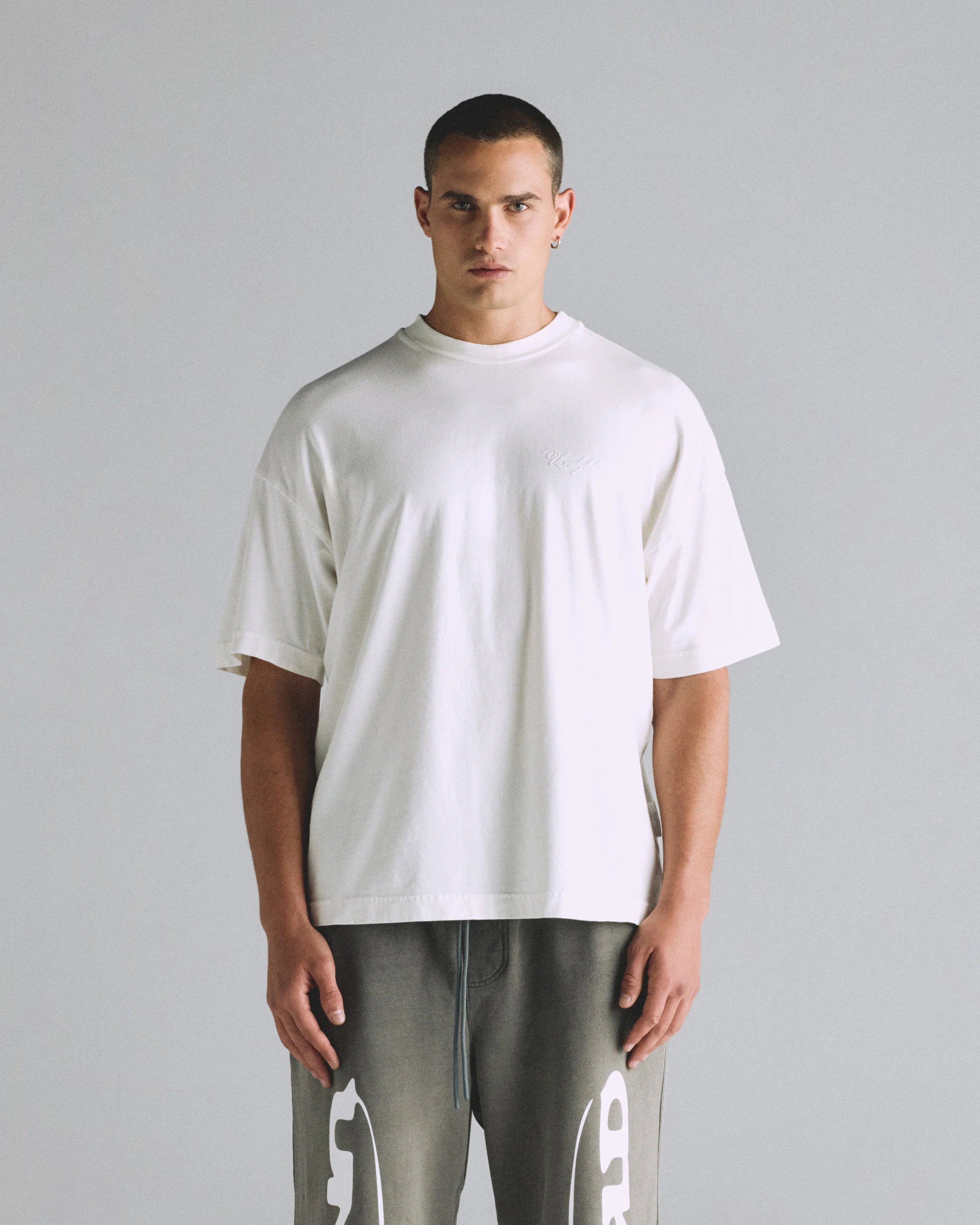 Basics Peached Undgld Tshirt White - Image 8