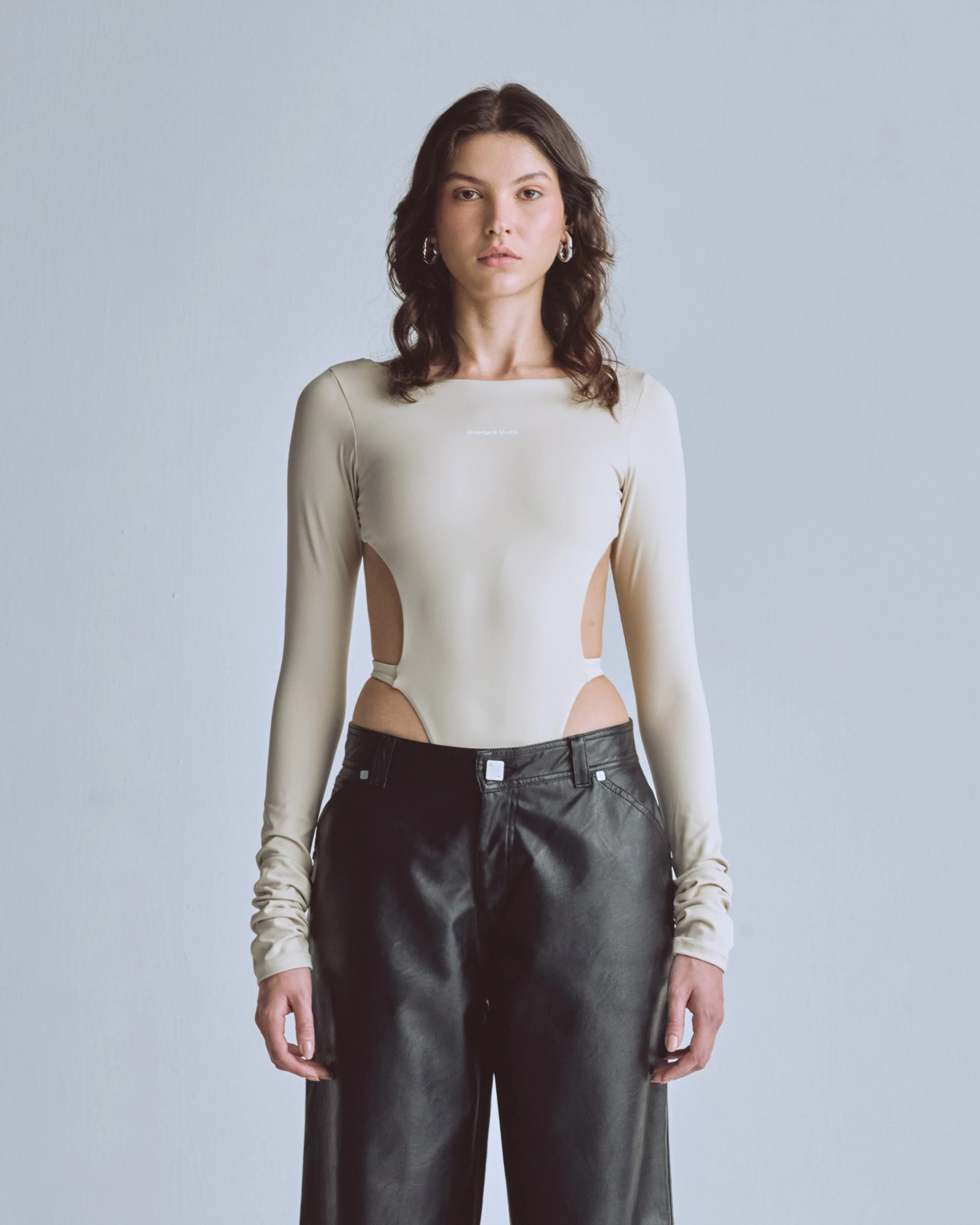 Basics Undergold Studio Backless Long Sleeve Body Cream - Image 8