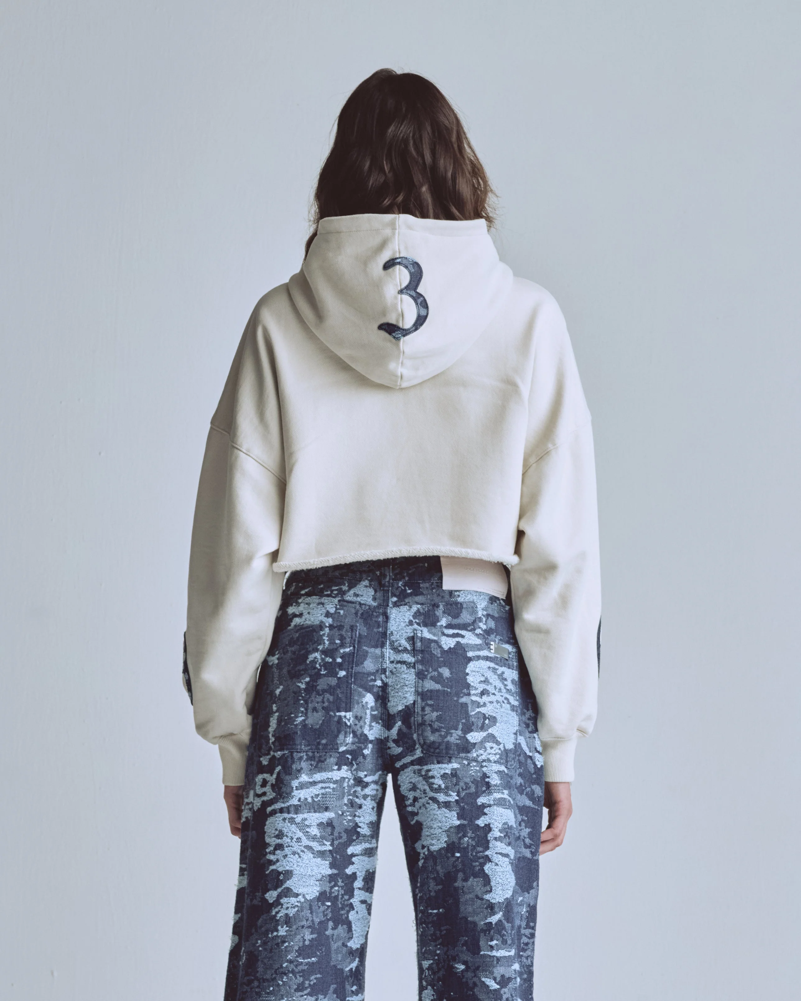 Capsule 369 Cropped Hoodie Cream - Image 7