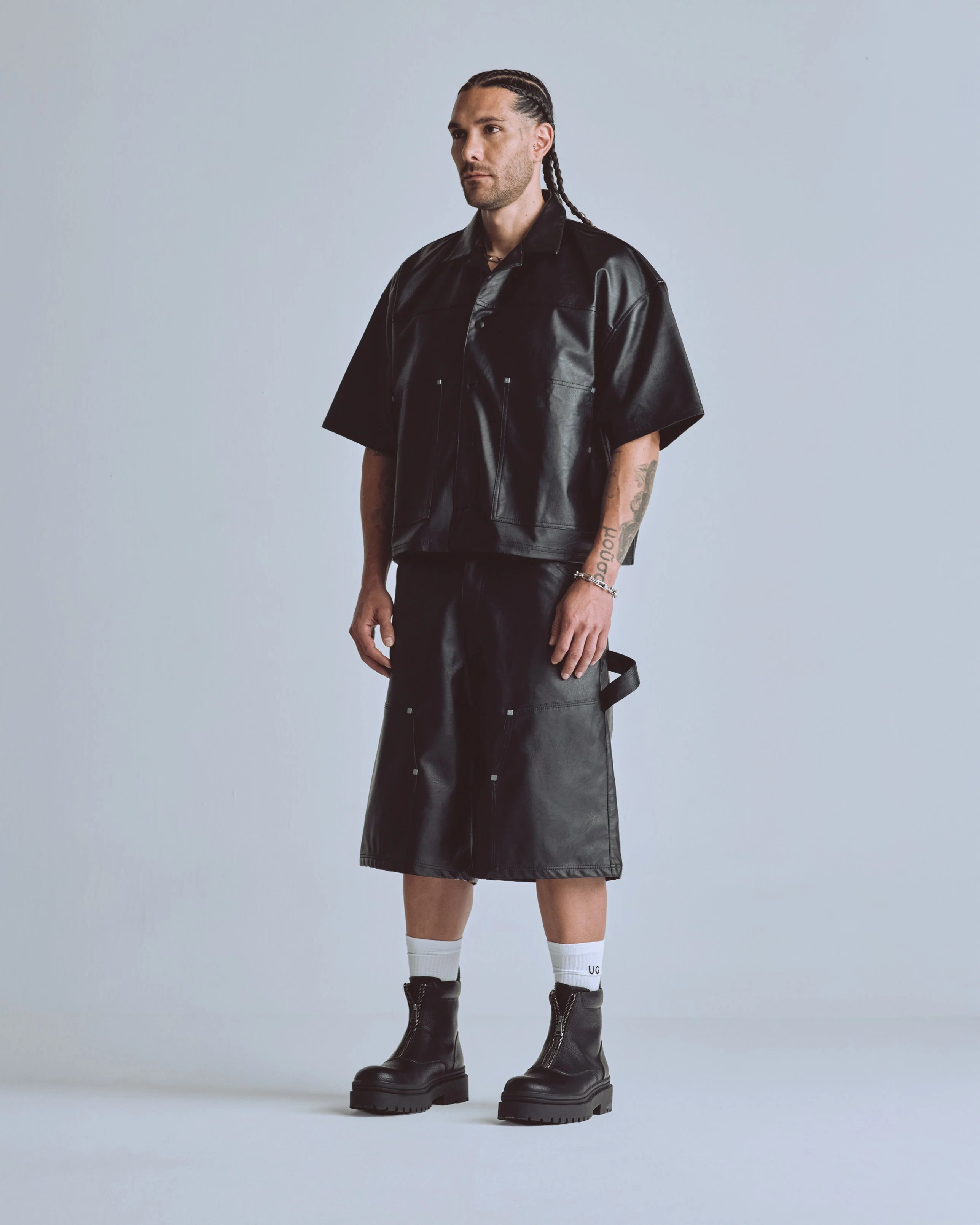 Capsule Basic Pleather Shorts Black - Image 5