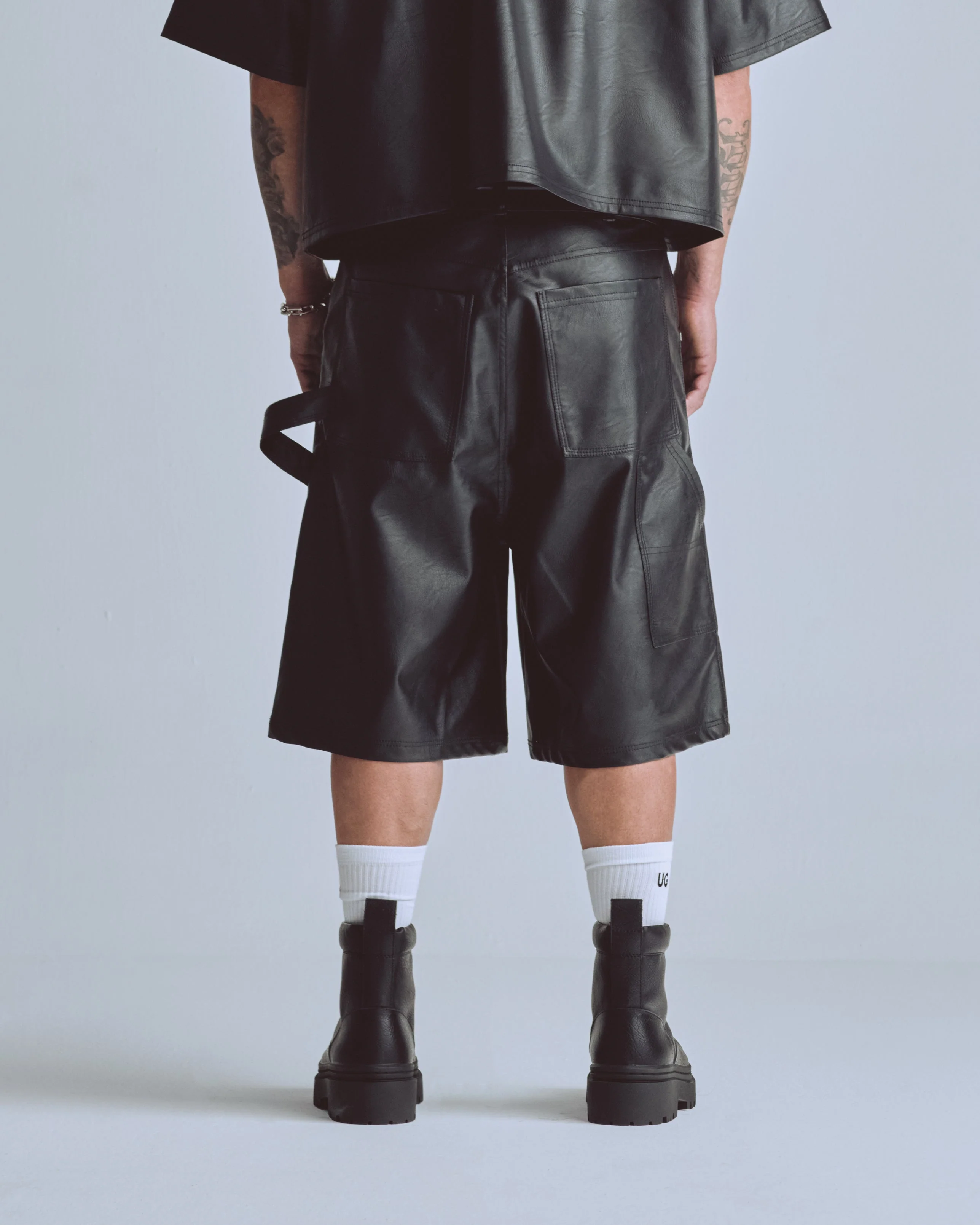 Capsule Basic Pleather Shorts Black - Image 7