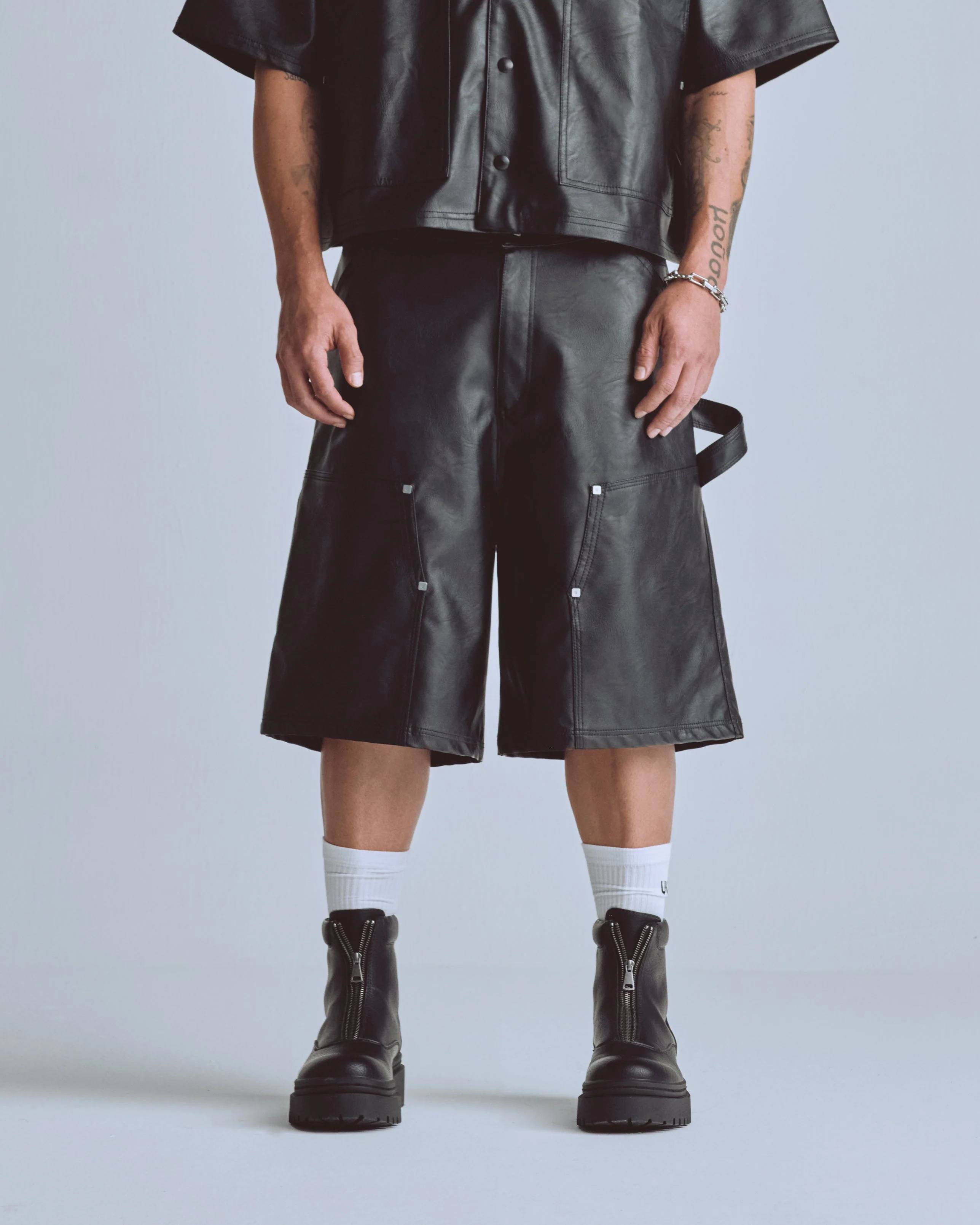 Capsule Basic Pleather Shorts Black - Image 8