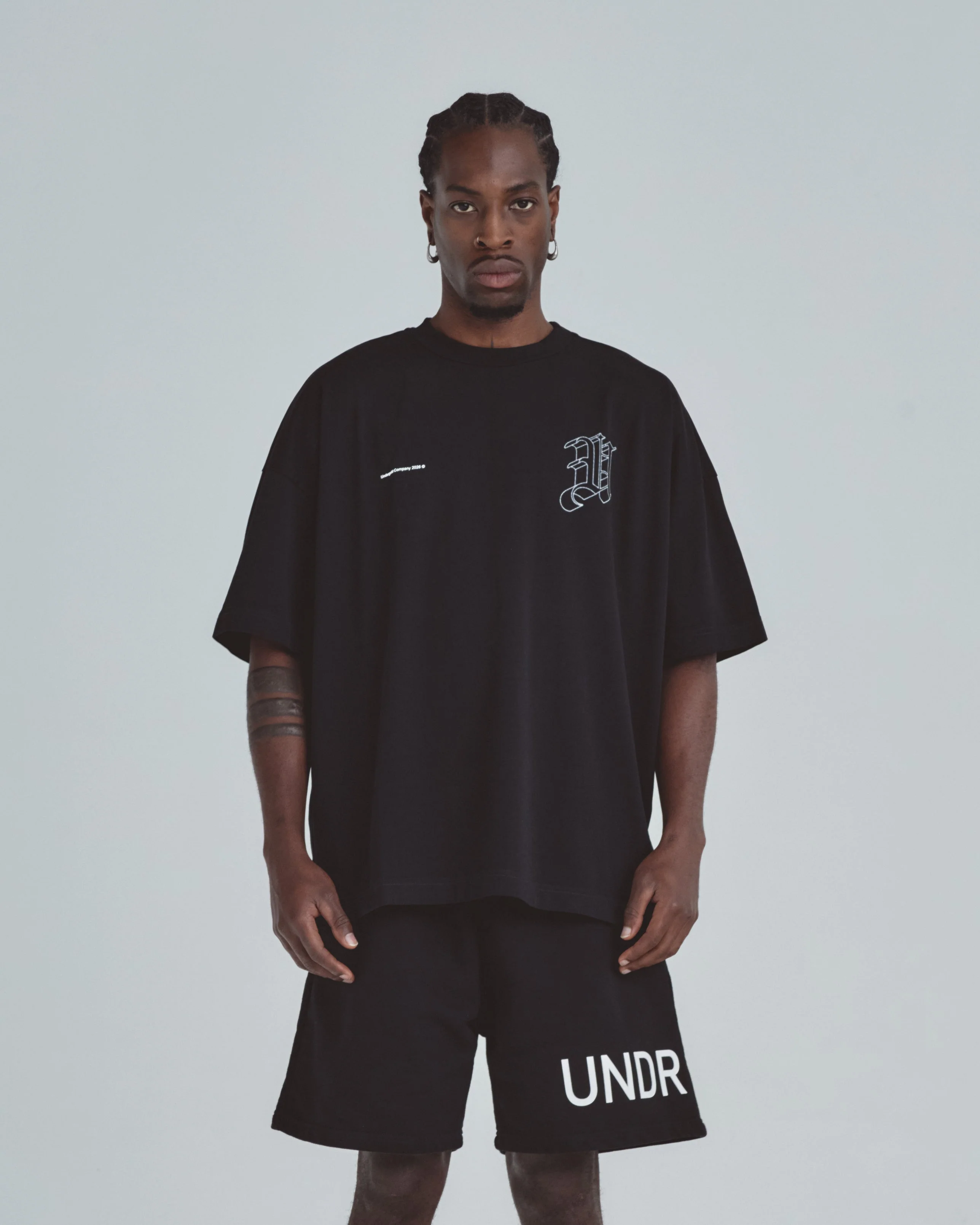 Line Solid U Tshirt Black - Image 8