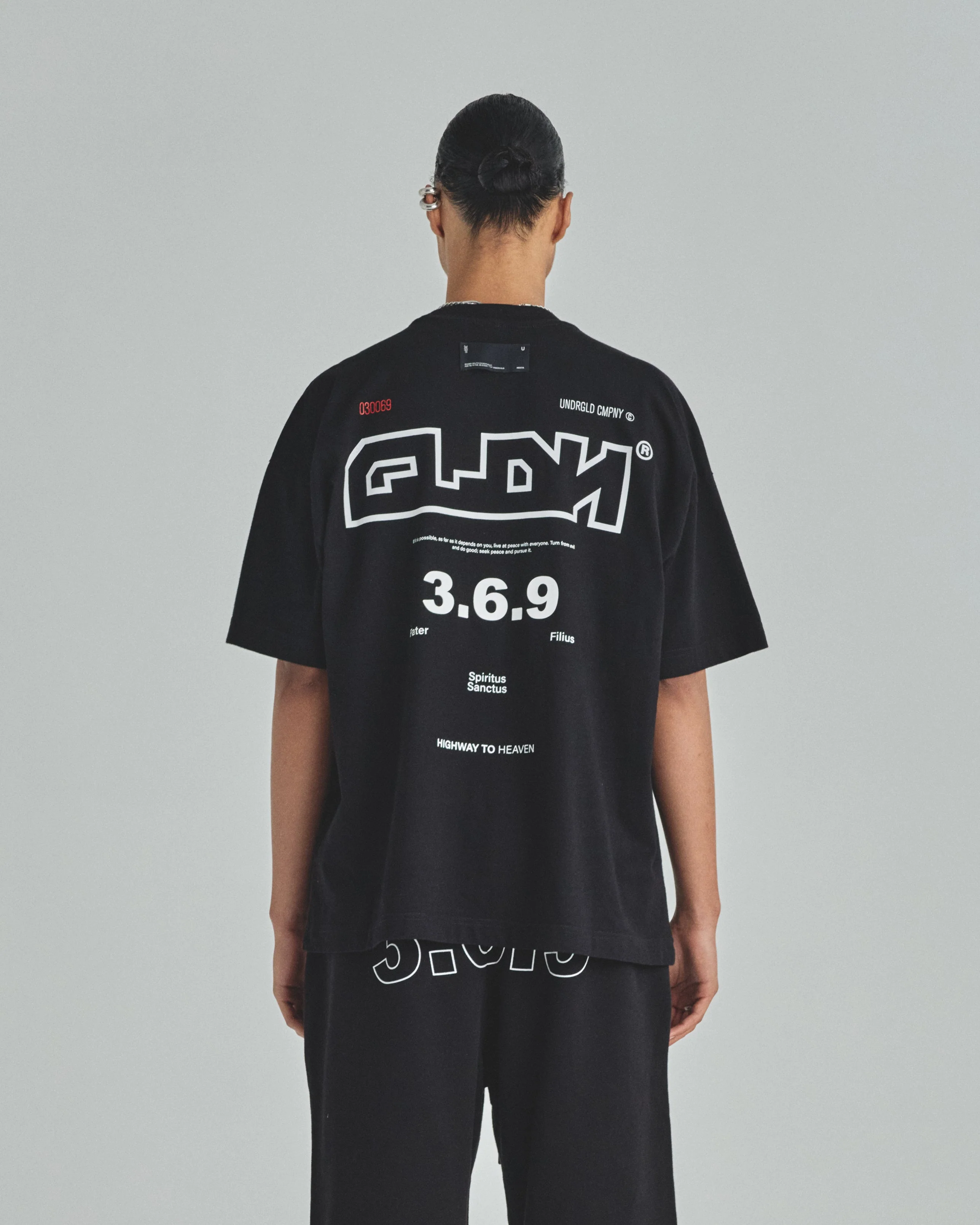Spring GLDN Tshirt Black - Image 7