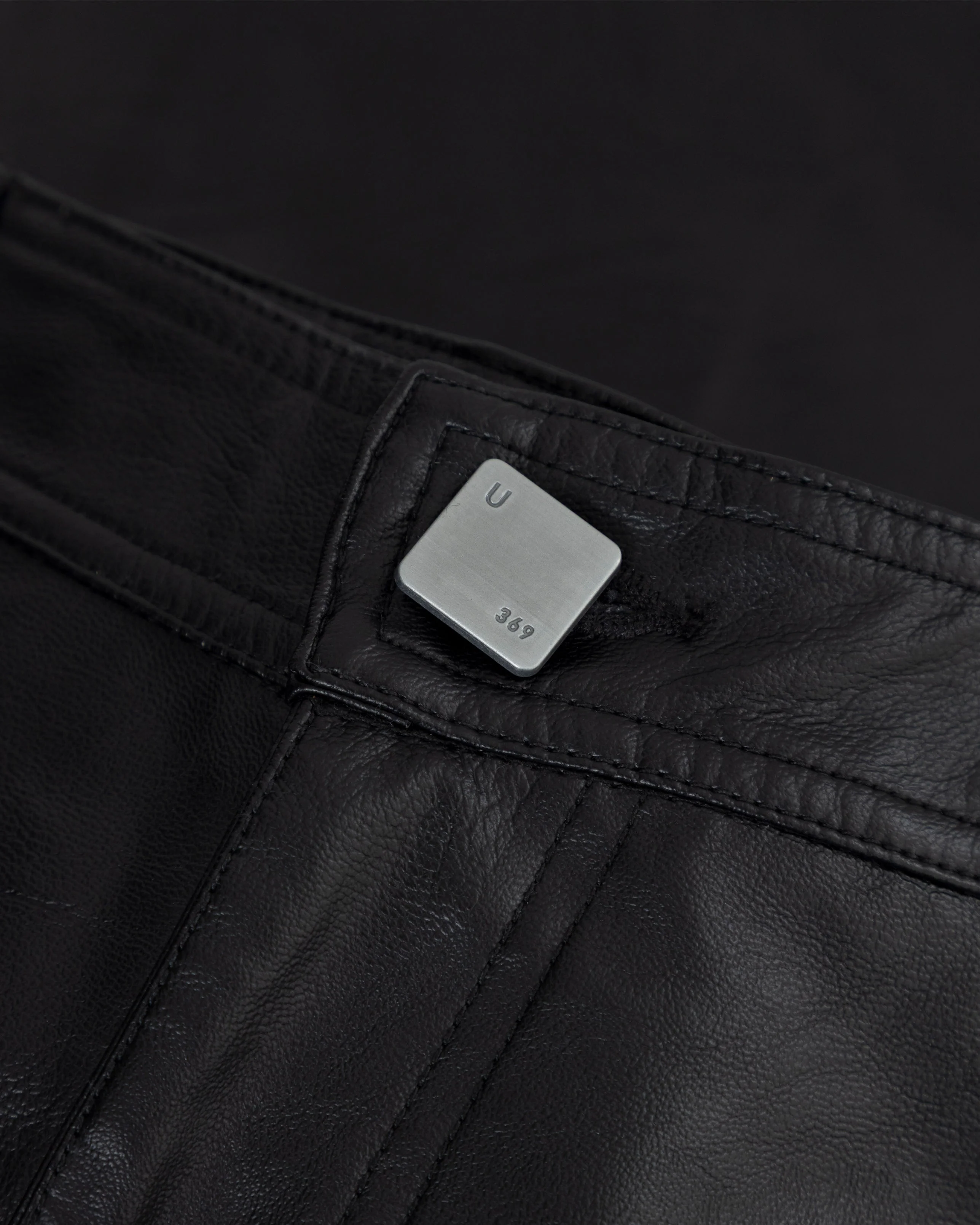 W Capsule Basic Pleather Wide Jeans Black - Image 4