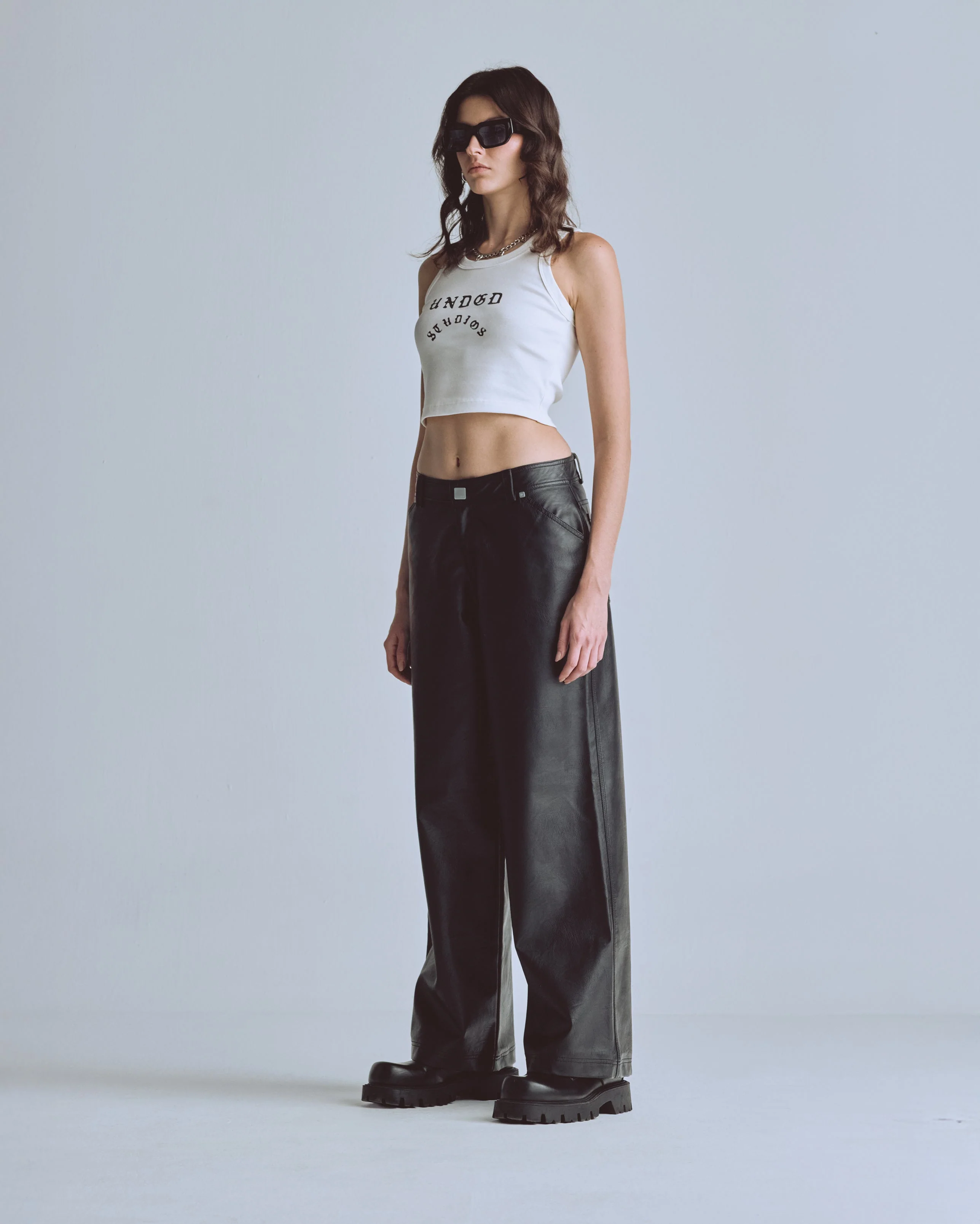 W Capsule Basic Pleather Wide Jeans Black - Image 5