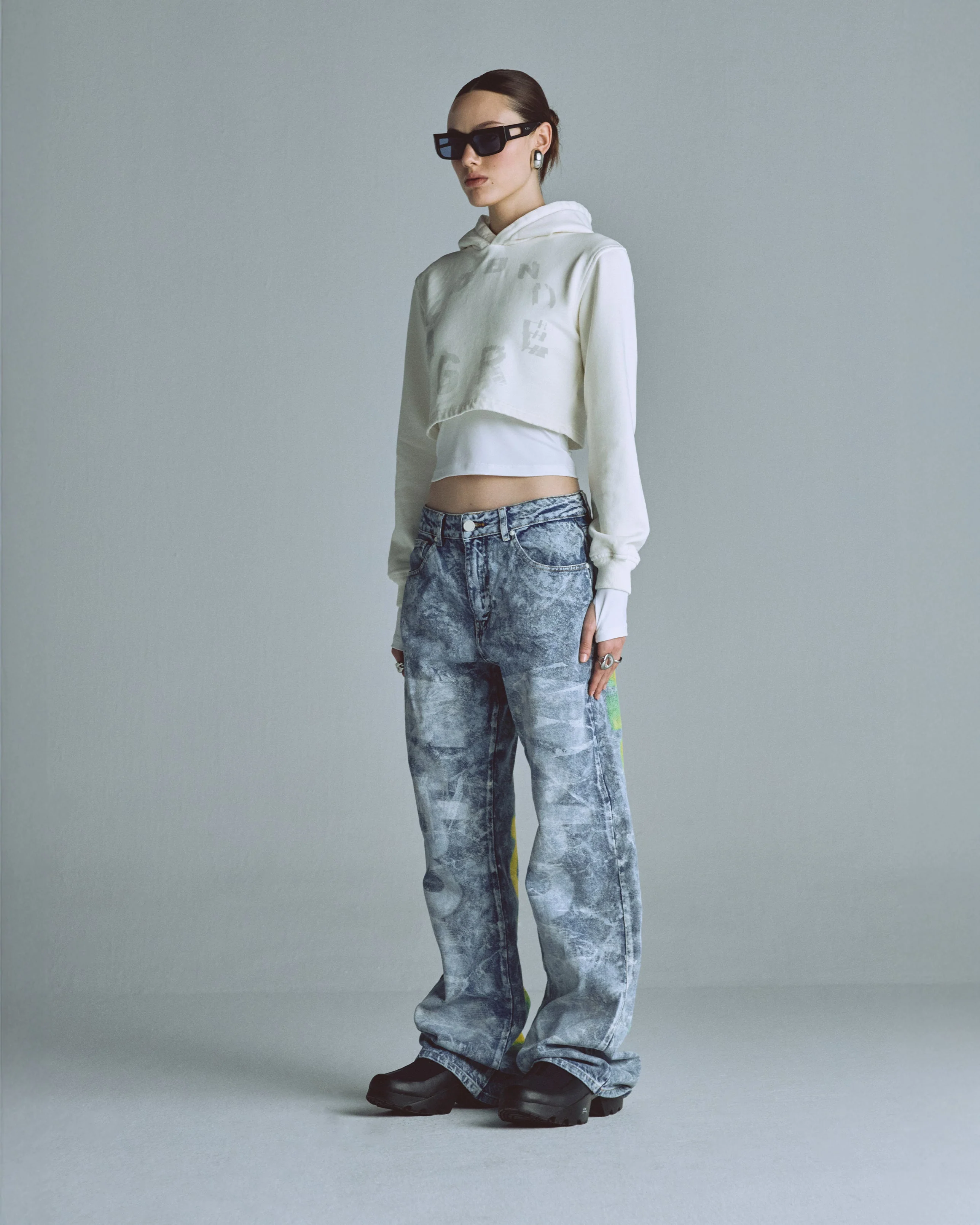 W Echoes Tremor Slim Fit Hoodie White - Image 5