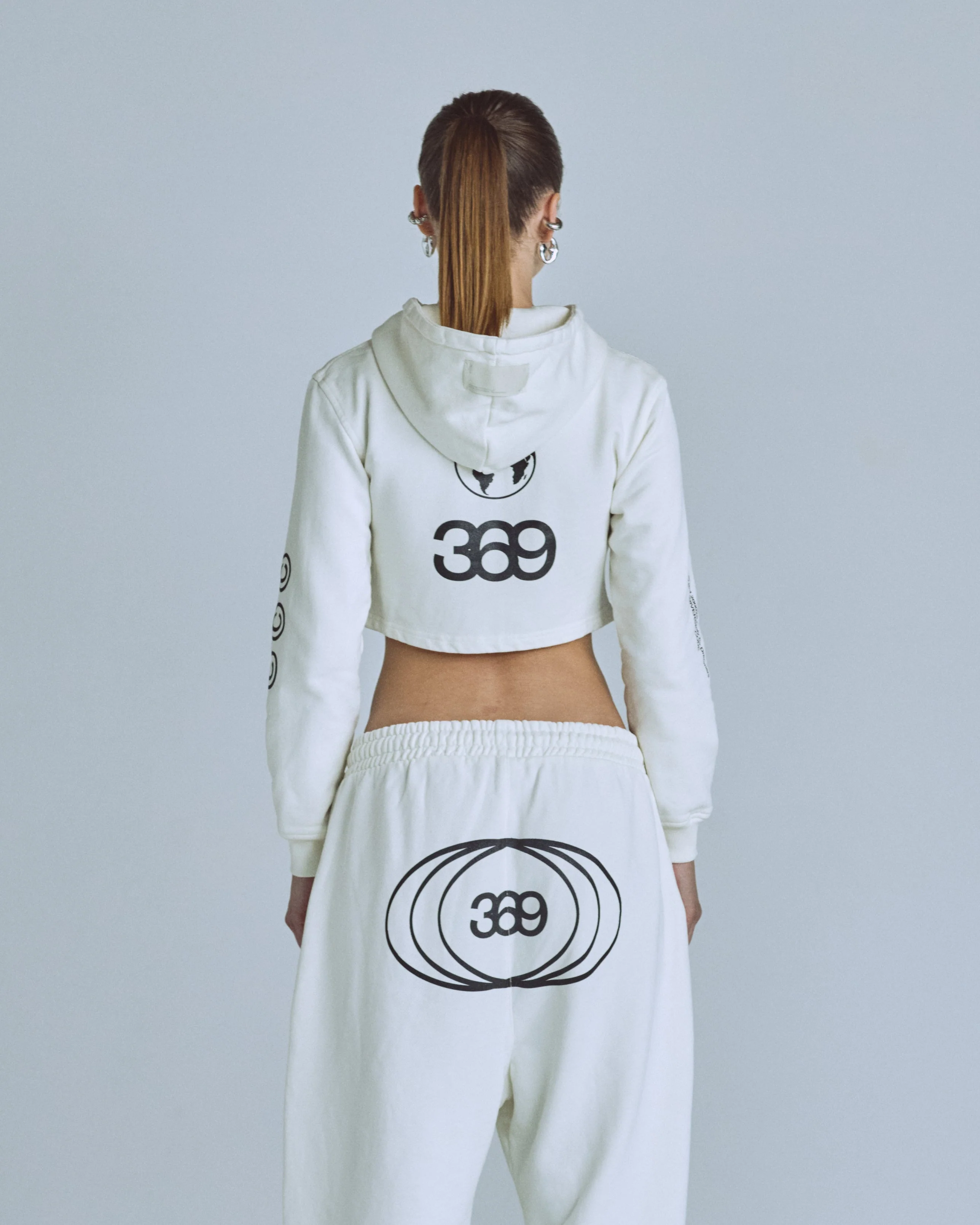 W Golden Heritage Slim Fit Zip Up Cropped Hoodie White - Image 7